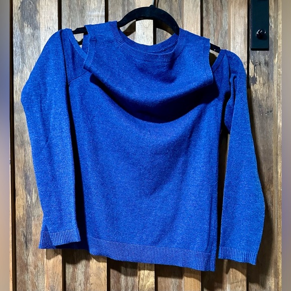 Alice + Olivia Blue “Time Out!” Sweater with Crew Neck and Knit Material XS - Picture 2 of 3